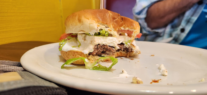 C & S cheeseburger with lettuce and tomato